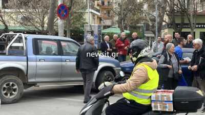Θεσσαλονίκη: Τροχαίο με οδηγό να χάνει τις αισθήσεις στο τιμόνι και να παρασύρει 4 αυτοκίνητα