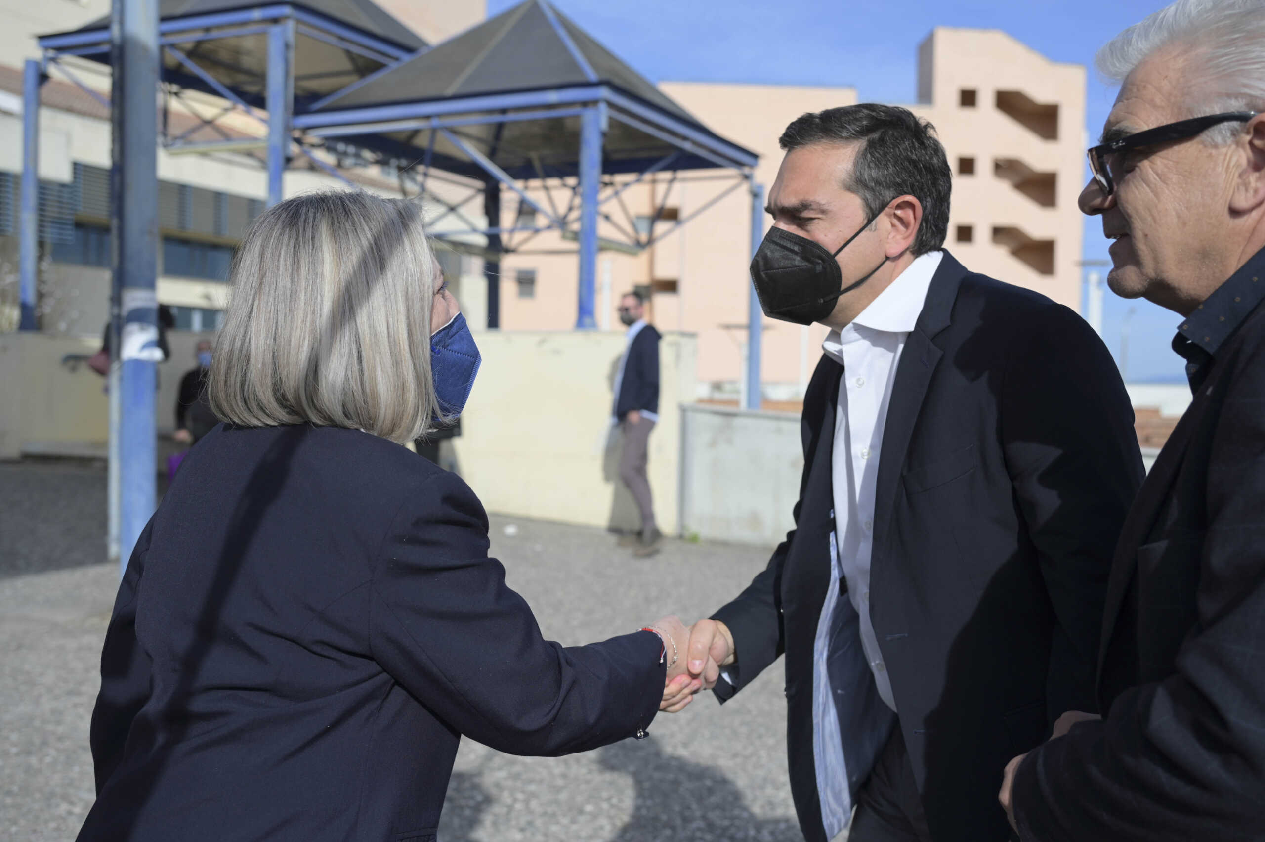 Αλέξης Τσίπρας: Επισκέφθηκε το νοσοκομείο της Λάρισας – Ενημερώθηκε για την κατάσταση των τραυματιών