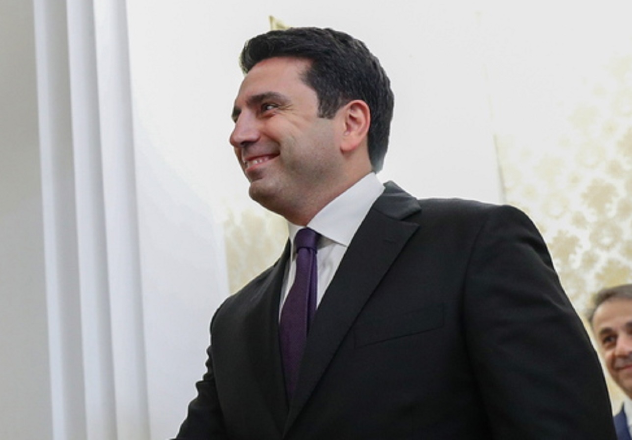 Αρμενία: Ο πρόεδρος της βουλής έφτυσε έναν πολίτη που τον είπε προδότη
