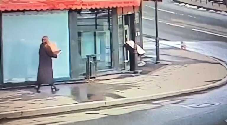 Βίντεο ντοκουμέντο με την ύποπτη για την έκρηξη στην Αγία Πετρούπολη να κουβαλάει τη βόμβα
