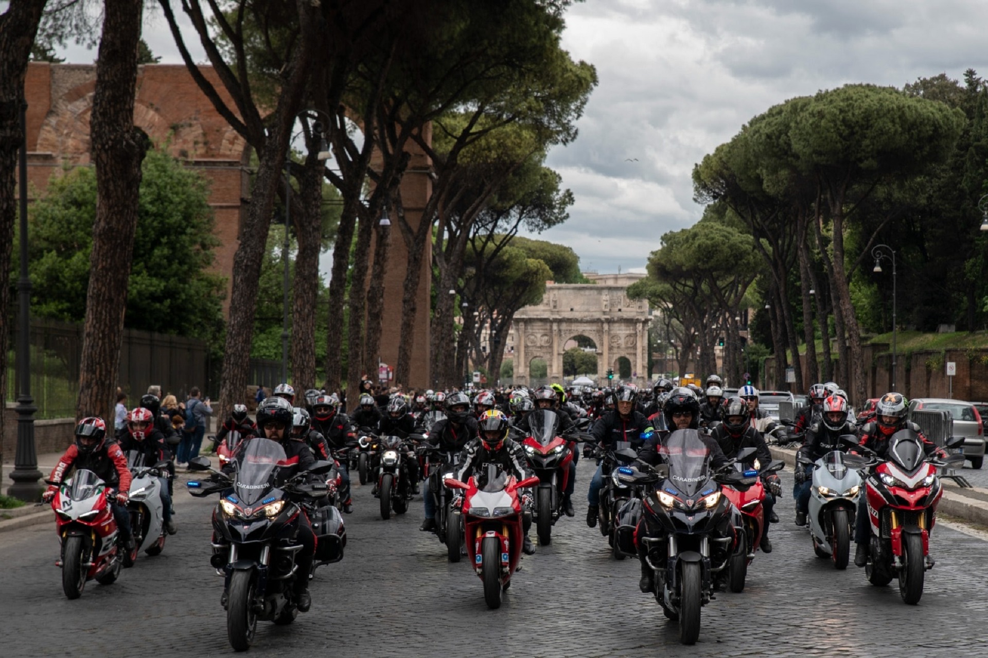 Ducatisti από όλο τον κόσμο ζεσταίνουν τους κινητήρες τους για τo «We Ride As One»