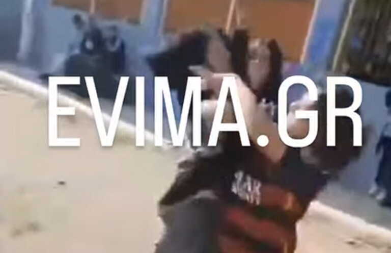 Μαθήτριες πιάστηκαν στα χέρια στο ΕΠΑΛ Χαλκίδας - Βίντεο με τον άγριο ξυλοδαρμό στο προαύλιο