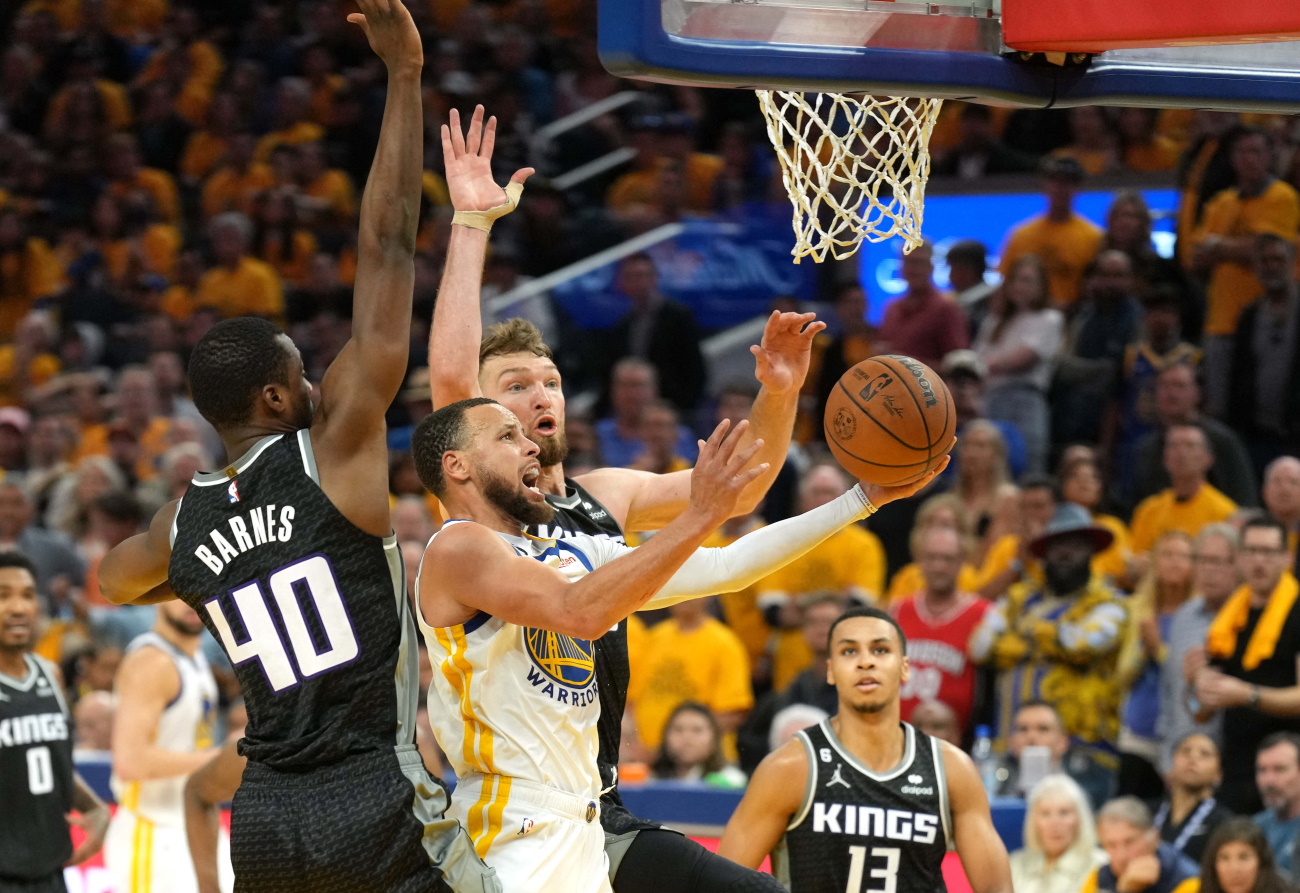 NBA playoffs: Ισοφάρισαν οι Γουόριορς, μια νίκη πριν την πρόκριση οι Σέλτικς