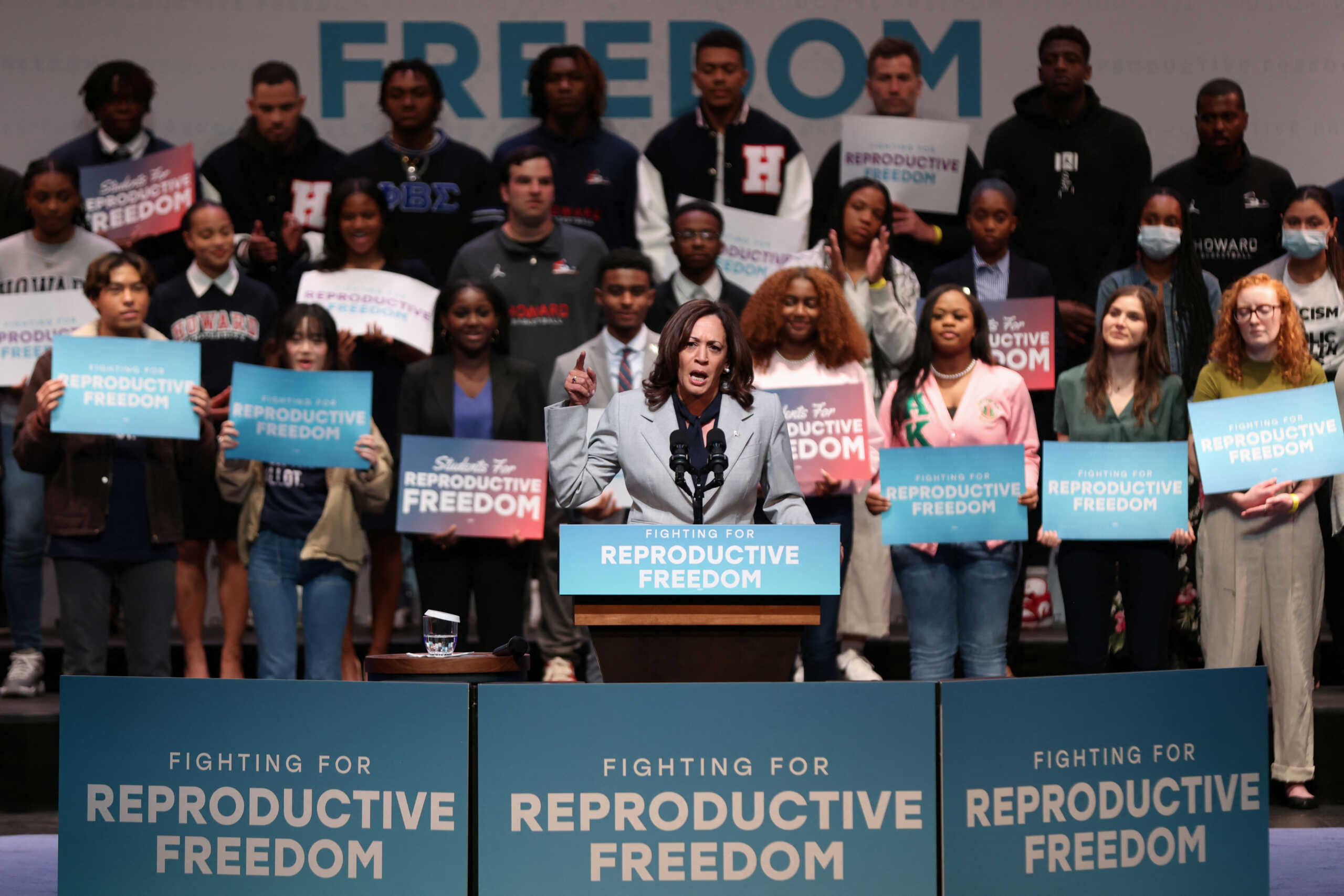 ΗΠΑ: Η Κάμαλα Χάρις θέτει τις αμβλώσεις στο επίκεντρο της εκστρατείας της για τις εκλογές του 2024