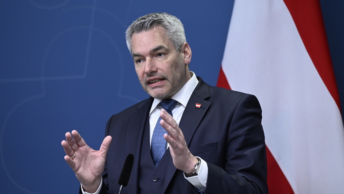 epa10550870 Austrian Chancellor Karl Nehammer speaks at a press conference with Prime Minister of Sweden Ulf Kristersson in Stockholm, Sweden, 30 March 2023.  EPA