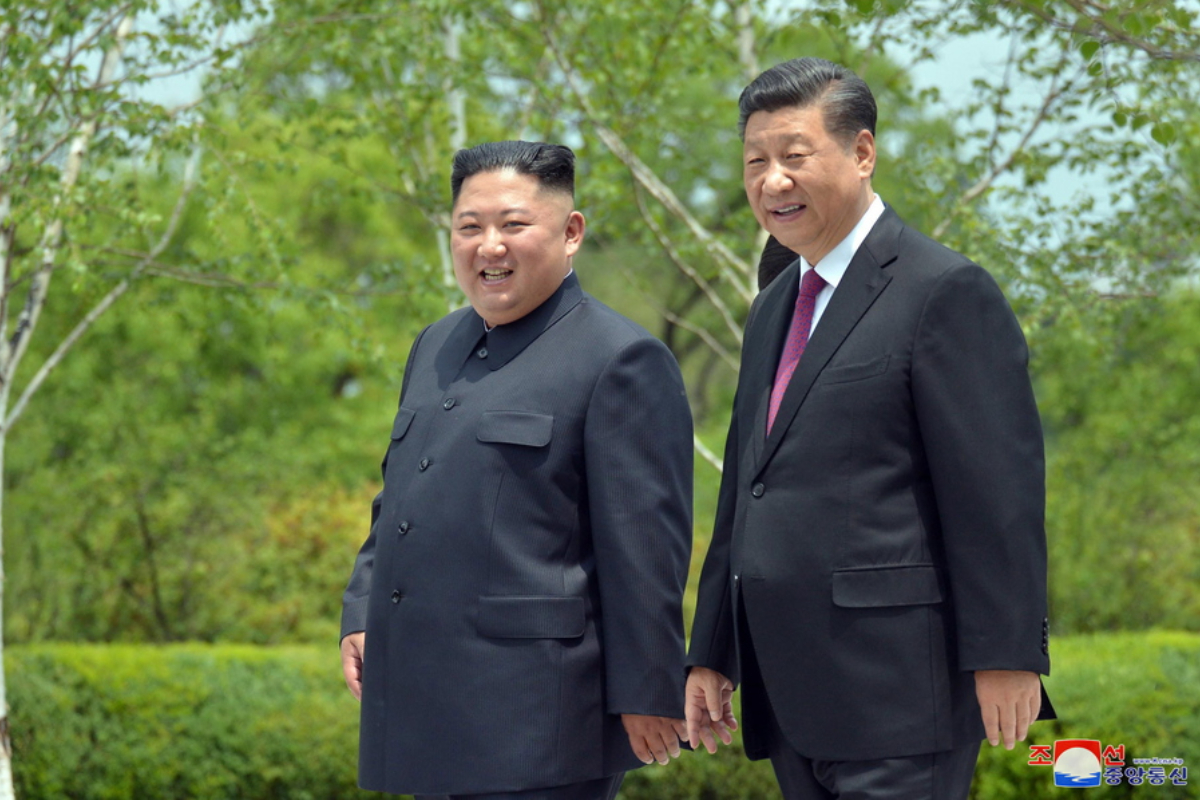Ο Σι Τζινπίνγκ είπε στον Κιμ Γιόνγκ Ουν ότι θέλει οι σχέσεις Κίνας και Βόρειας Κορέας να περάσουν «στο ανώτερο στάδιο»