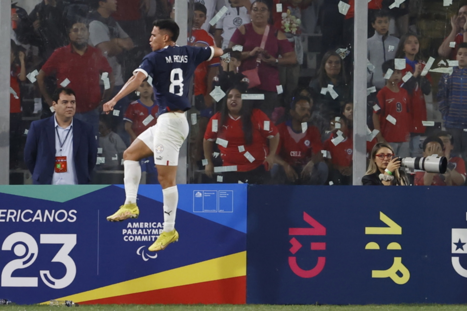 epa10546351 Matias Rojas of Paraguay celebrates after scoring against Chile during an international friendly soccer match at Nacional stadium in Santiago, Chile, 27 March 2023.  EPA