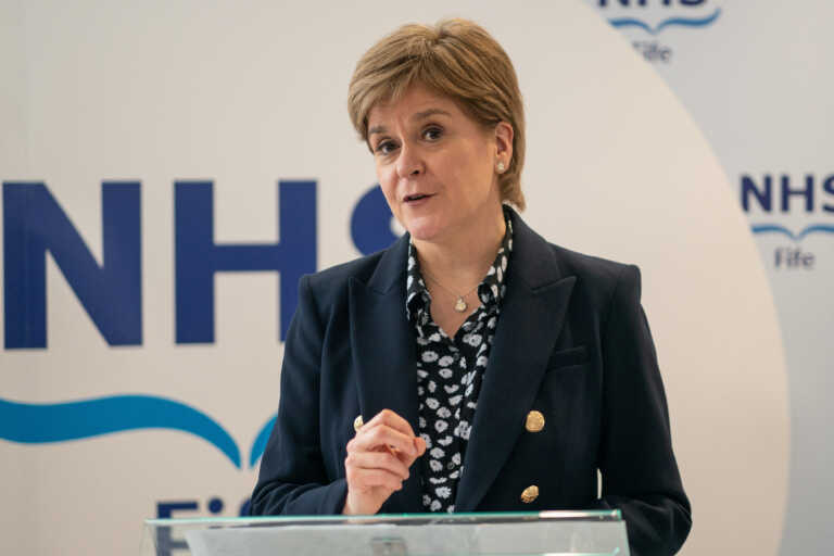 Λόγω «κουτσομπολιών» στο διαδίκτυο η παραίτηση της πρωθυπουργού της Σκωτίας - «Θέλω παραπάνω ανωνυμία»