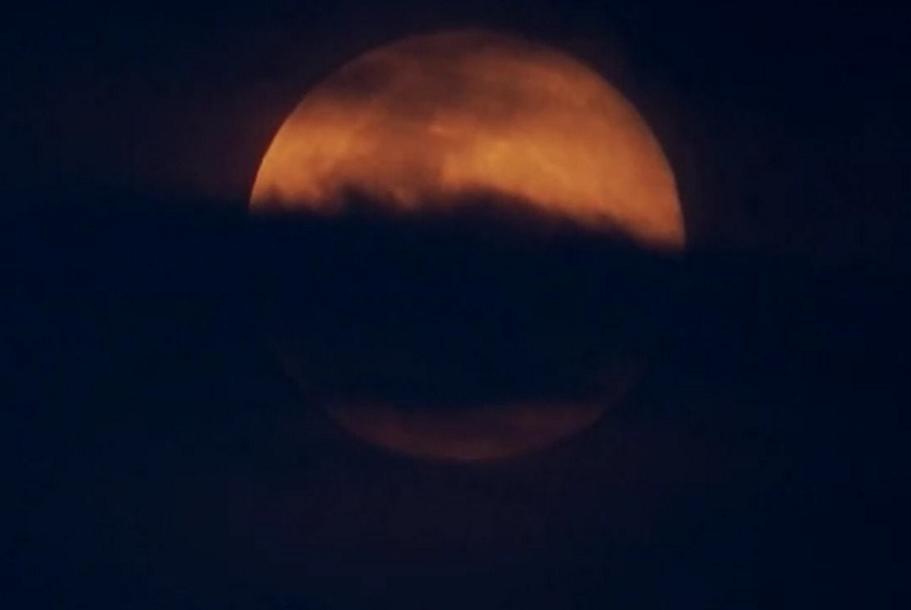 Ροζ πανσέληνος: Απόψε το πρώτο ολόγιομο φεγγάρι της Άνοιξης – Πώς πήρε το όνομά του