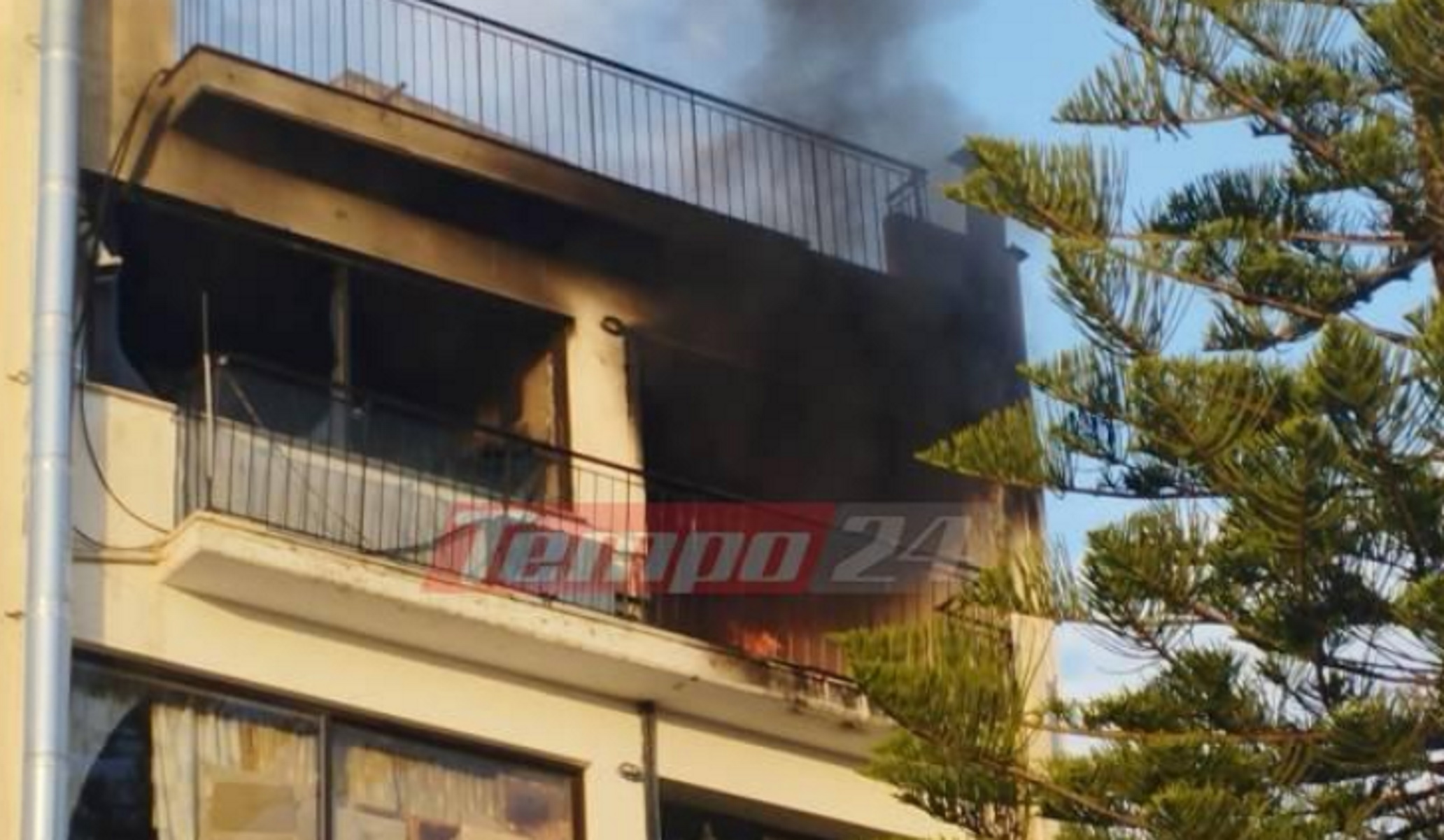 Πάτρα: Μεγάλη φωτιά και εκρήξεις σε διαμέρισμα πολυκατοικίας – Βίντεο από το σημείο