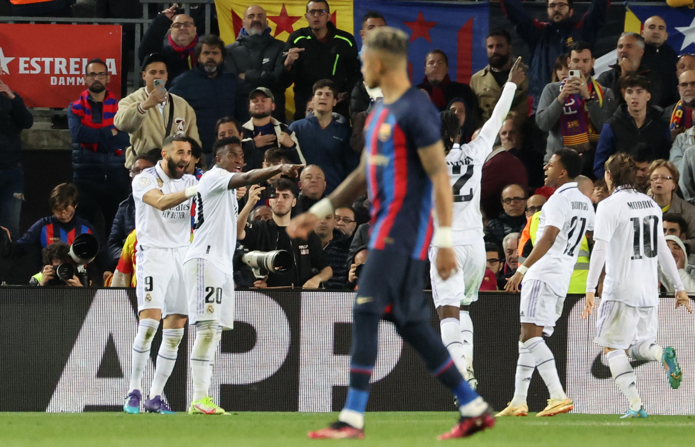 Soccer Football - Copa del Rey - Semi Final - Second Leg - FC Barcelona v Real Madrid - Camp Nou, Barcelona, Spain - April 5, 2023 Real Madrid's Karim Benzema celebrates scoring their second goal with teammates REUTERS