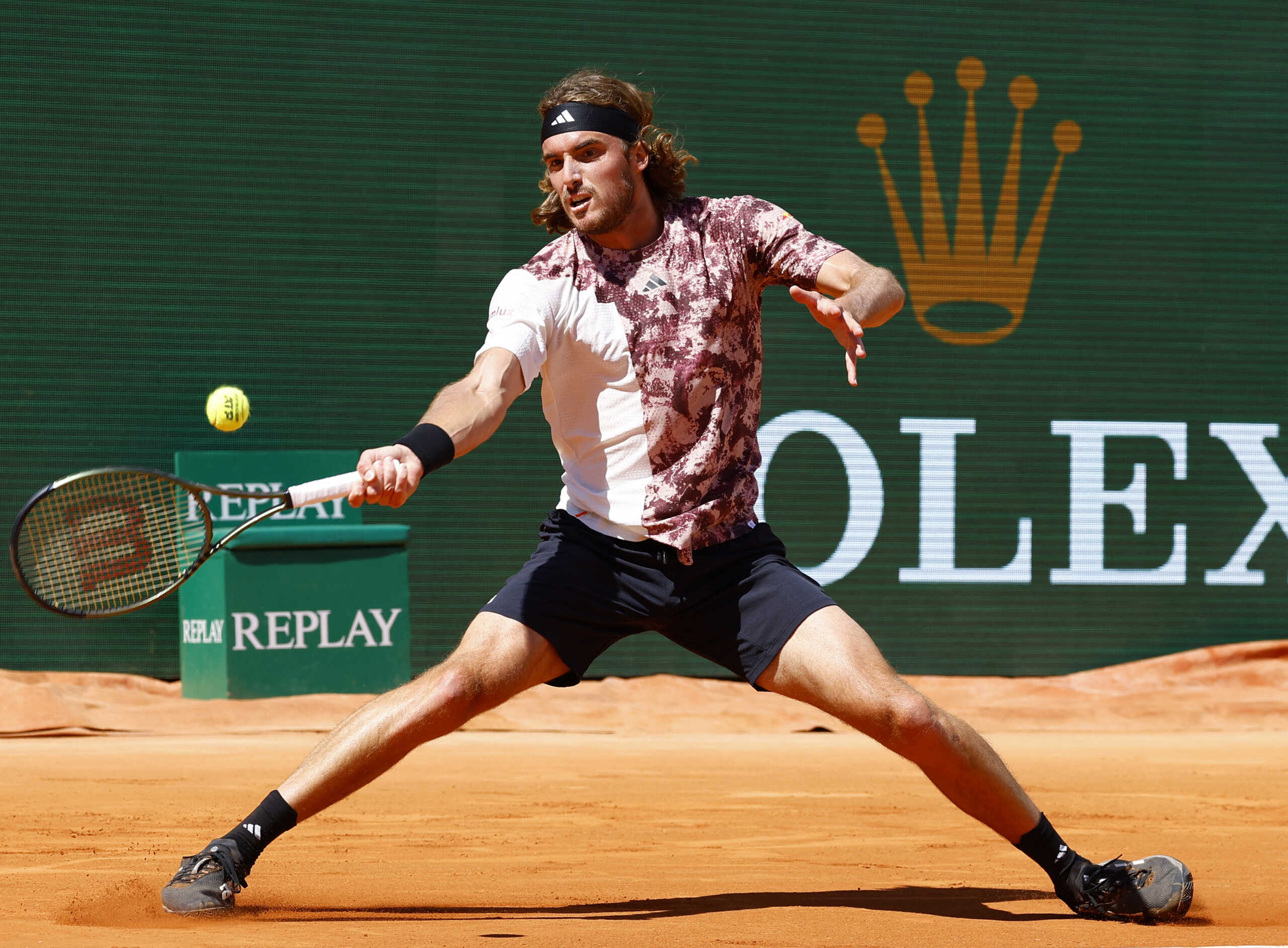 Tennis - ATP Masters 1000 - Monte Carlo Masters - Monte-Carlo Country Club, Roquebrune-Cap-Martin, France - April 13, 2023 Greece's Stefanos Tsitsipas in action during his round of 16 match against Chile's Nicolas Jarry REUTERS
