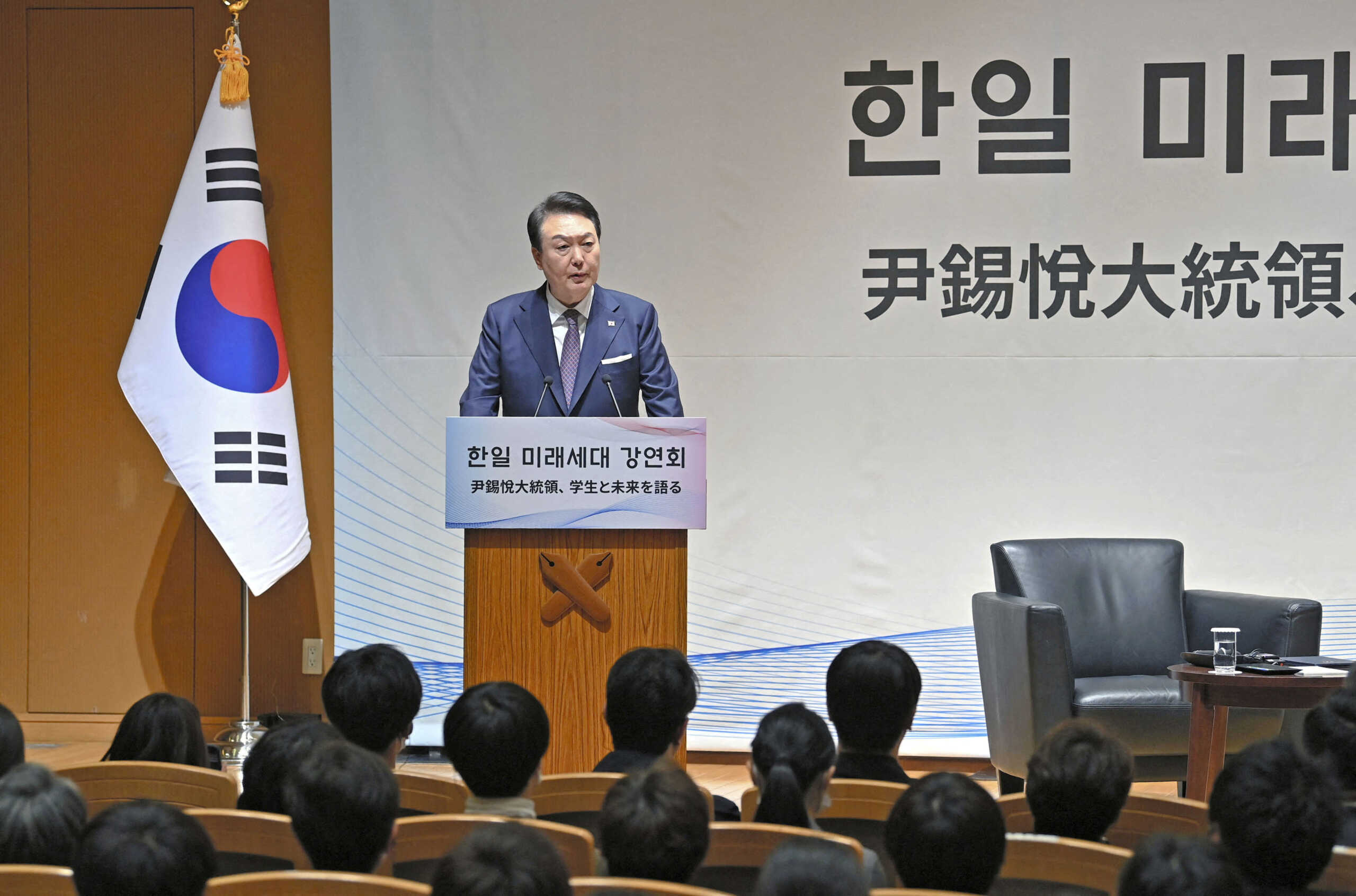 Νότια Κορέα: «Πλαστά» πολλά από τα διαβαθμισμένα έγγραφα που διέρρευσαν από τις ΗΠΑ