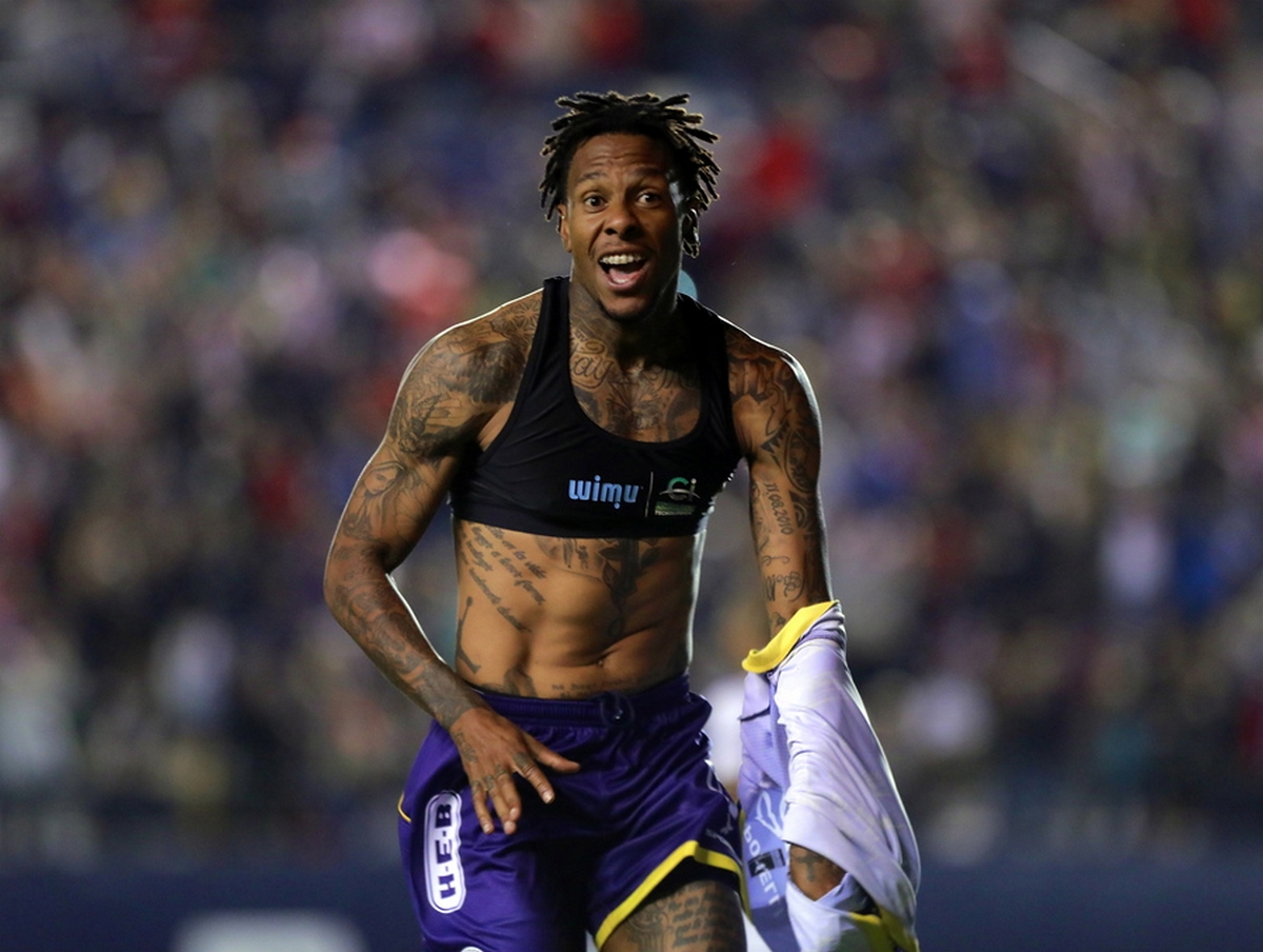 epa10128569 Abel Hernandez of Atletico de San Luis celebrates a goal during the Liga MX Apertura Tournament soccer match between Atletico San Luis and Pumas UNAM, at the Alfonso Lastras Stadium in San Luis Potosi, Mexico, 18 August 2022.  EPA