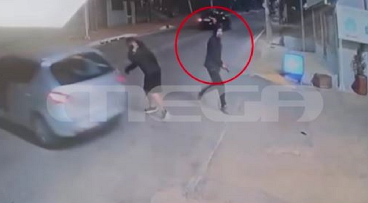 Άνω Λιόσια: Βίντεο ντοκουμέντο από την ανταλλαγή πυροβολισμών – Οι δράστες εμβόλισαν περιπολικό