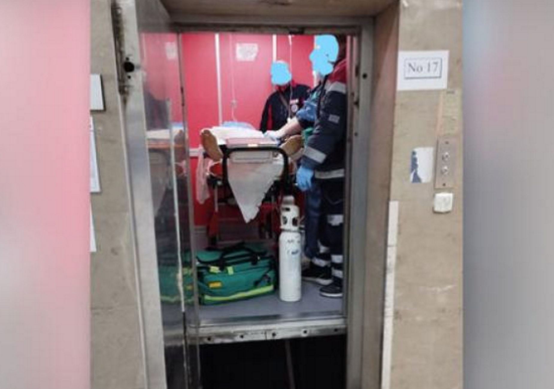 Θεσσαλονίκη: Διασωληνωμένος ασθενής  εγκλωβίστηκε σε ασανσέρ στο Ιπποκράτειο νοσοκομείο