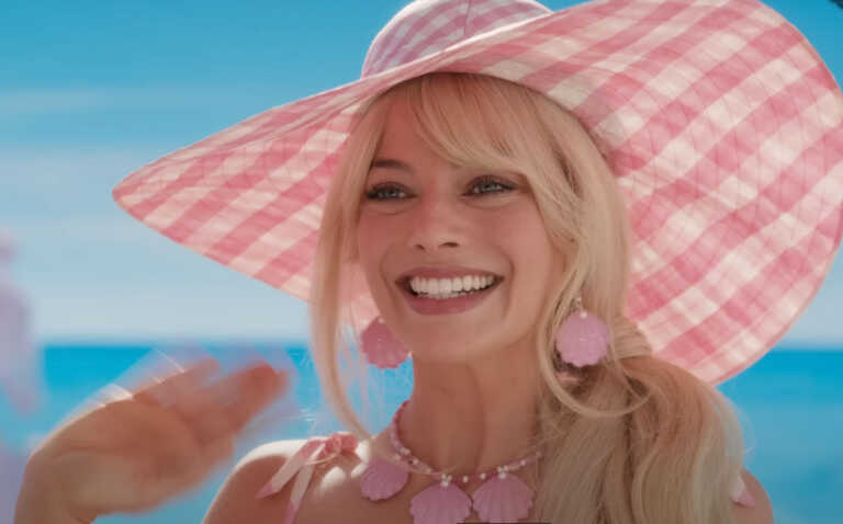 Το νέο τρέιλερ της Barbie με Margot Robbie και Ryan Gosling είναι «φουλ του ροζ»