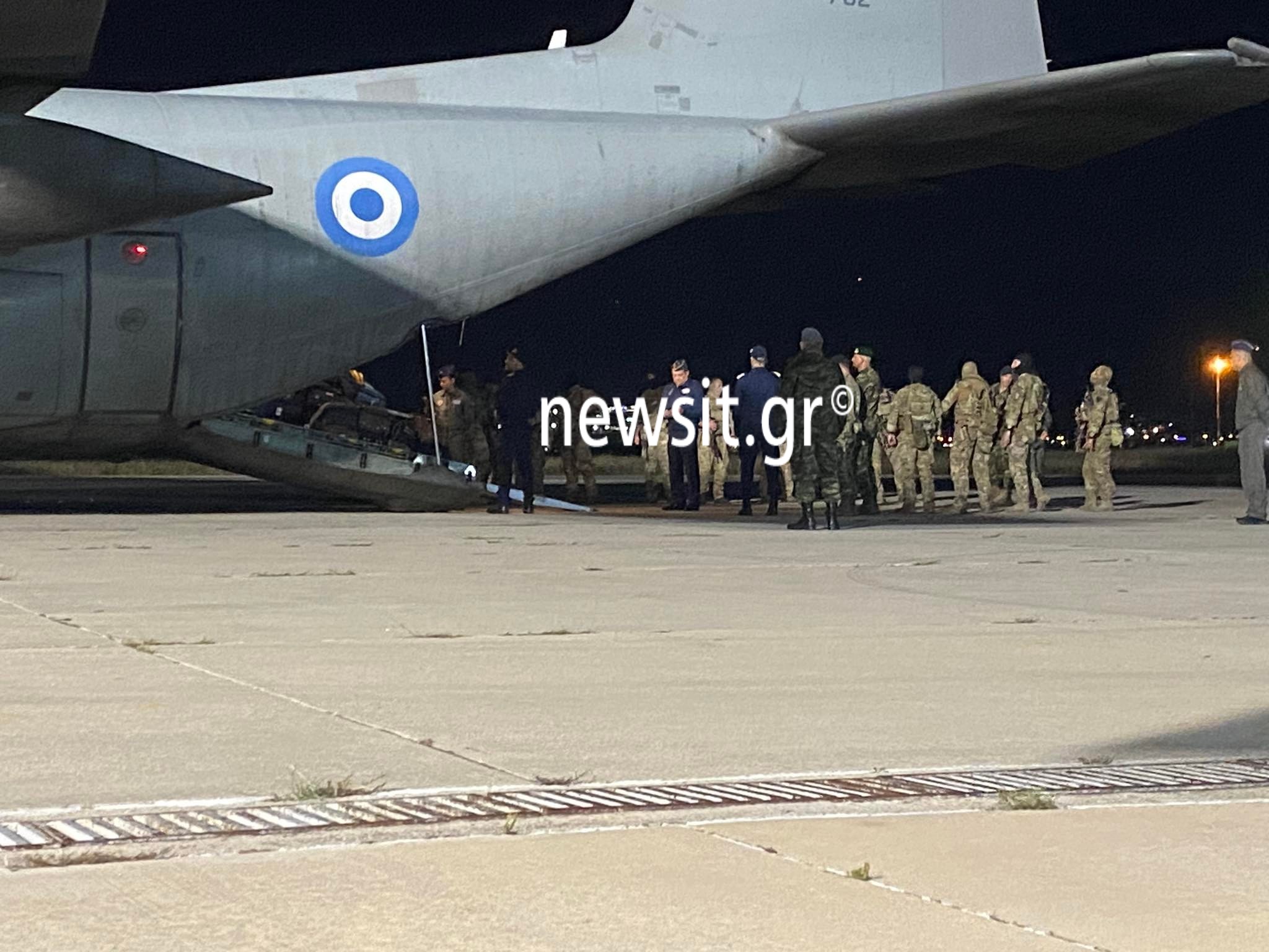 Σουδάν: Προσγειώθηκε στην Ελευσίνα το C-130 που μετέφερε 39 απεγκλωβισμένους