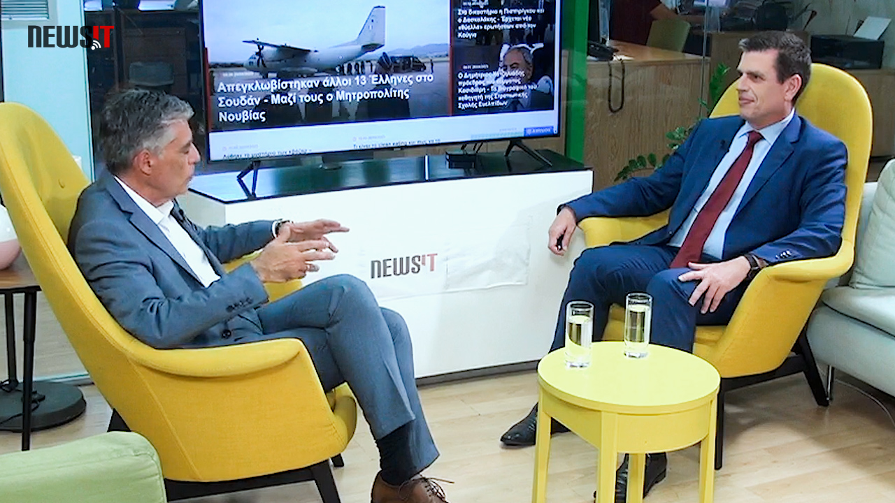 Δημήτρης Καιρίδης στο newsit.gr: Ο Ερντογάν «κλείνει το μάτι» στη Δύση γιατί ίσως σχεδιάζει νοθεία στις εκλογές