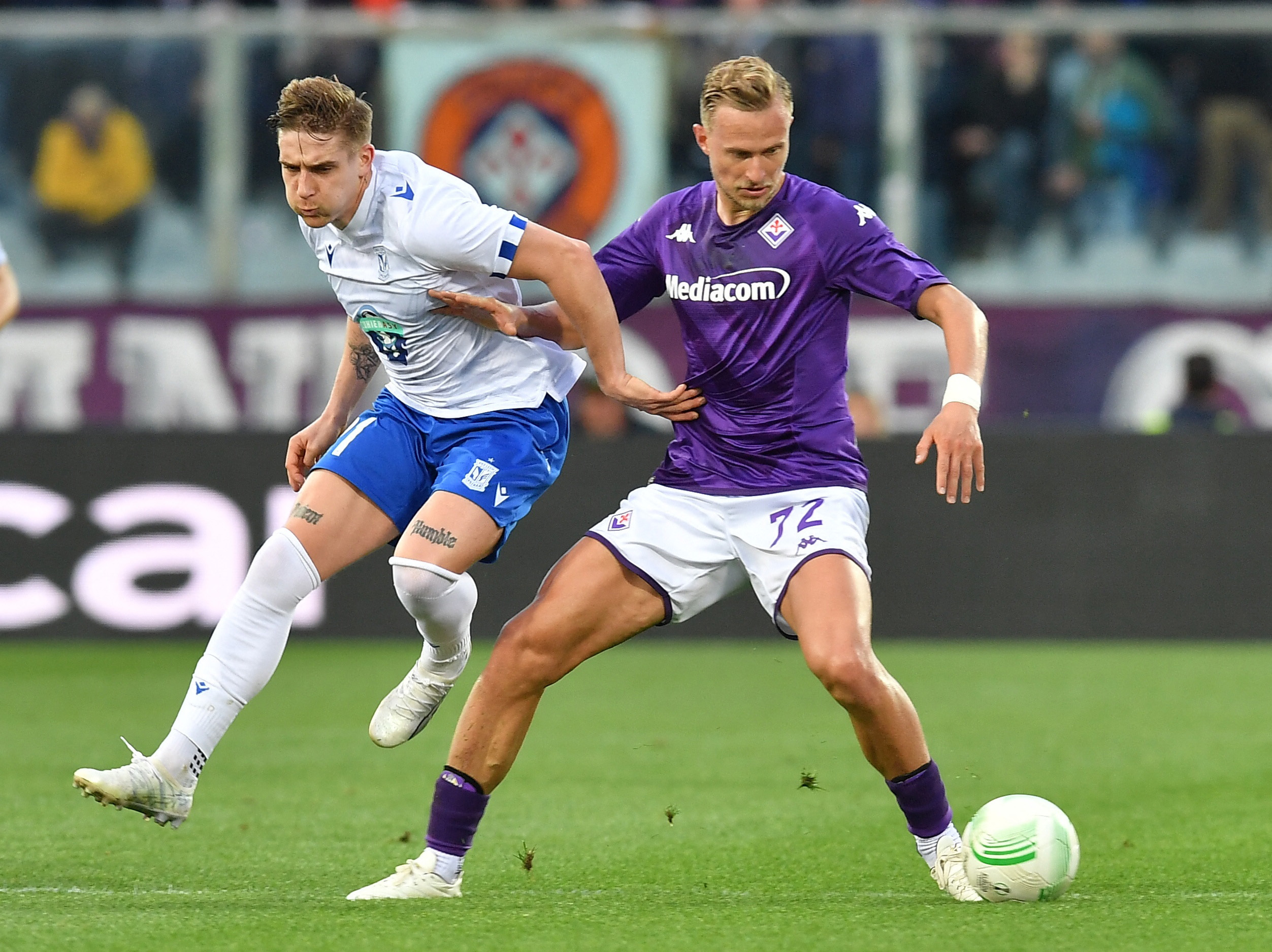Soccer Football - Europa Conference League - Quarter Final - Second Leg - Fiorentina v Lech Poznan - Stadio Artemio Franchi, Florence, Italy - April 20, 2023 Fiorentina's Antonin Barak in action with Lech Poznan's Michal Skoras REUTERS