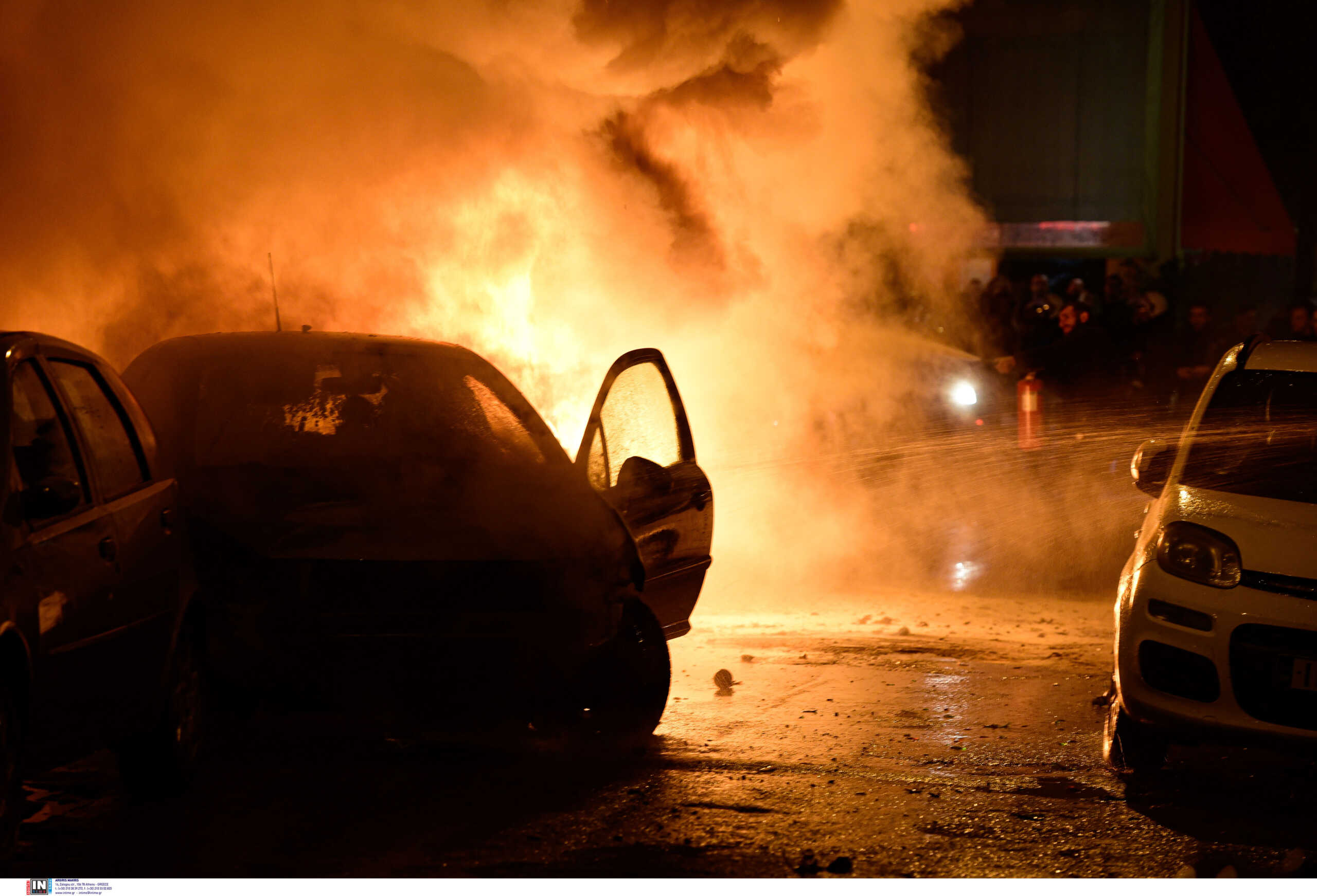 Εθνική Οδός Αθηνών – Θεσσαλονίκης: Βίντεο ντοκουμέντο με φωτιά σε αυτοκίνητο