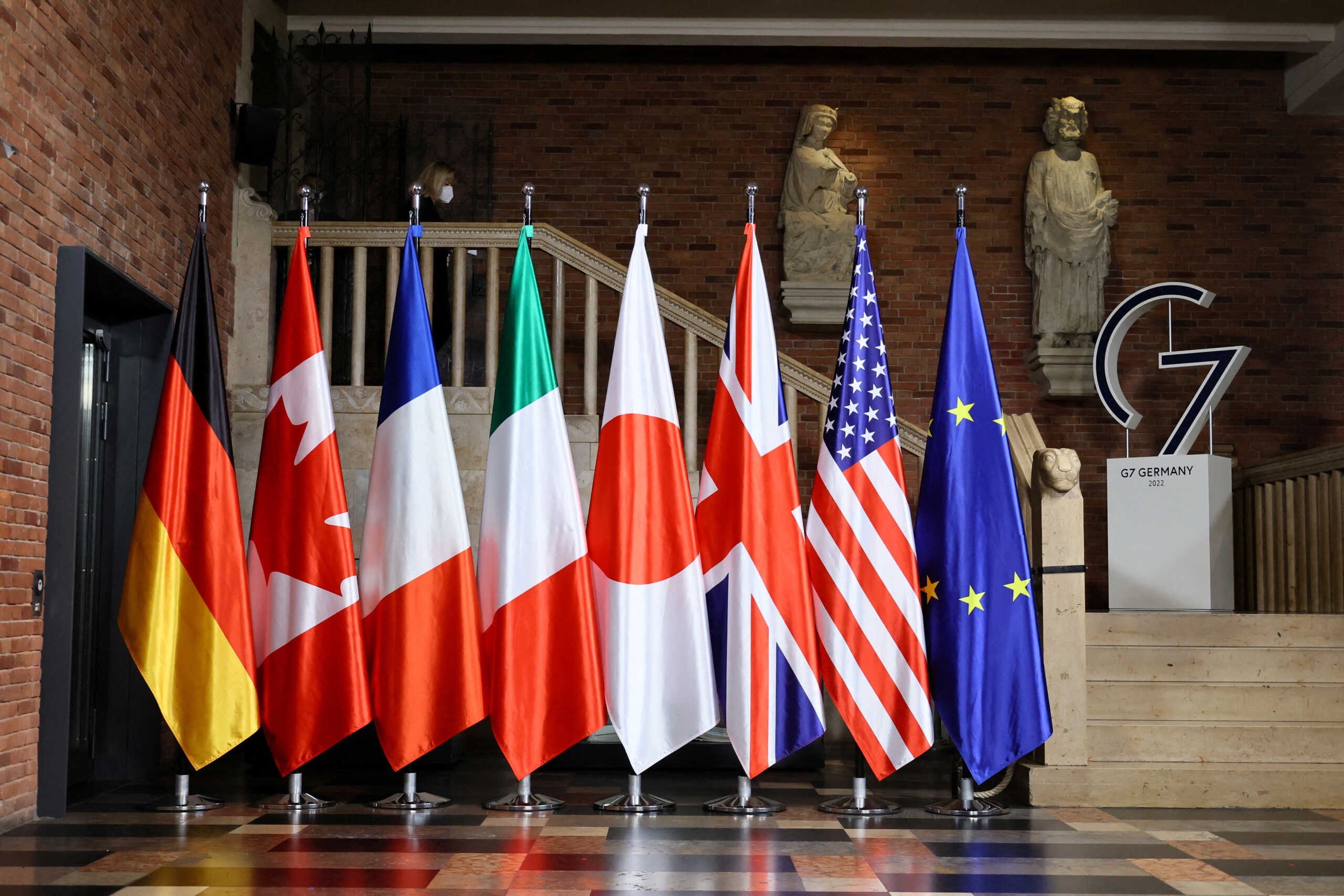 Οι χώρες της G7 εξετάζουν το να σταματήσουν τελείως τις εξαγωγές προς την Ρωσία