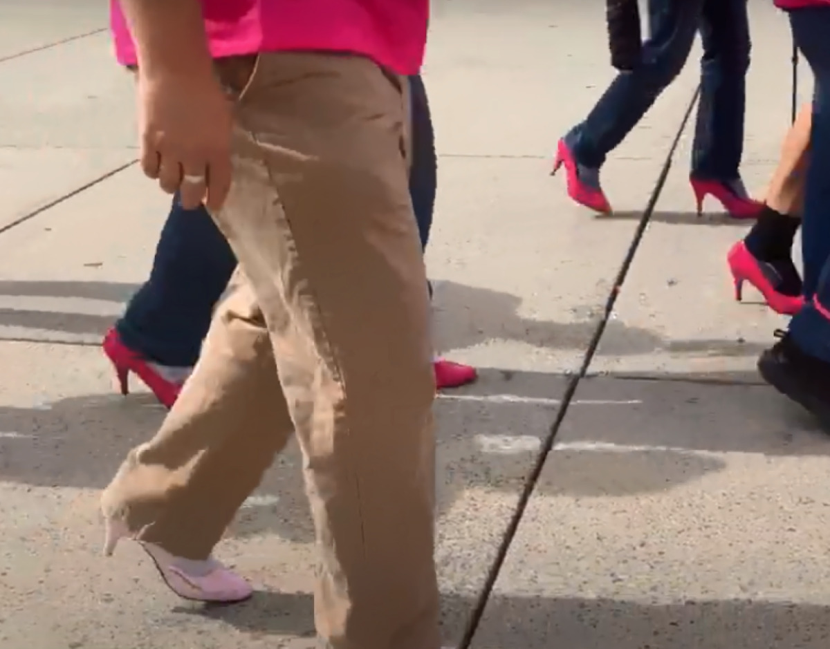 Καναδάς: Σάλος με πολιτικούς που φόρεσαν ροζ τακούνια κατά της βίας των γυναικών