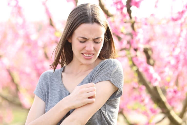 Πώς να προστατευθείτε από τις αλλεργίες της Άνοιξης