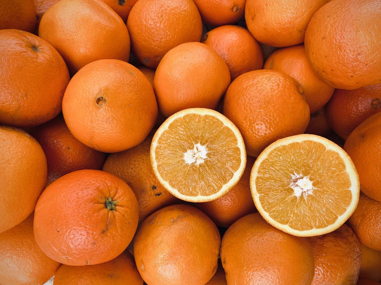 close up of oranges - view from above