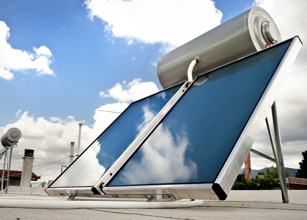 Ανακυκλώνω – Αλλάζω Θερμοσίφωνα: Προϋποθέσεις και δικαιούχοι για επιδότηση αγοράς νέου ηλιακού θερμοσίφωνα