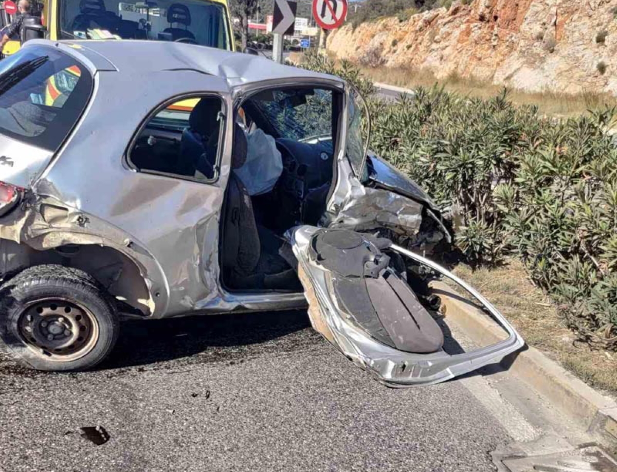 Τροχαίο δυστύχημα στη Βάρης – Κορωπίου: Σκοτώθηκε 76χρονη οδηγός