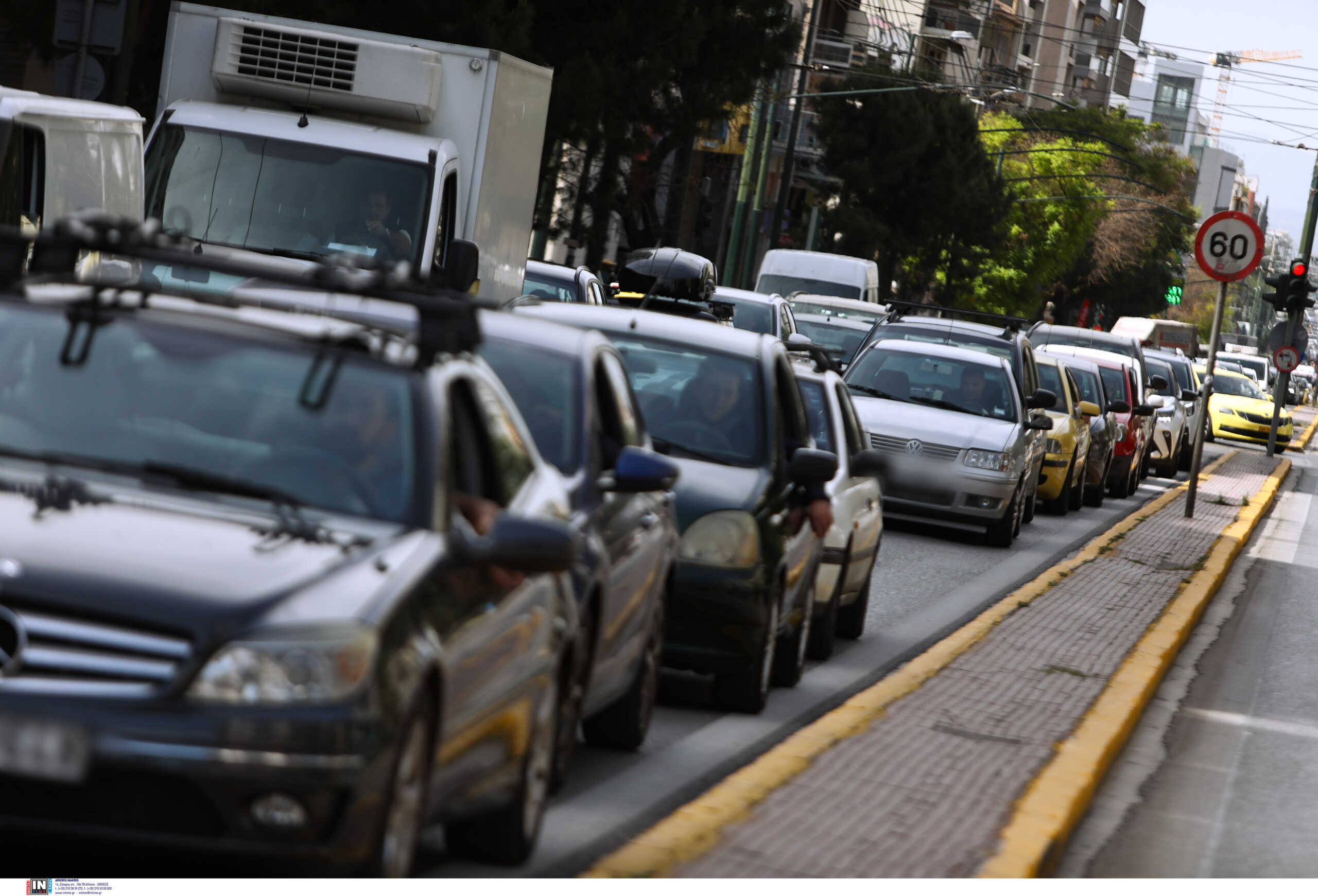 Κίνηση στους δρόμους: Χάος στον Κηφισό μετά από καραμπόλα έξι αυτοκινήτων