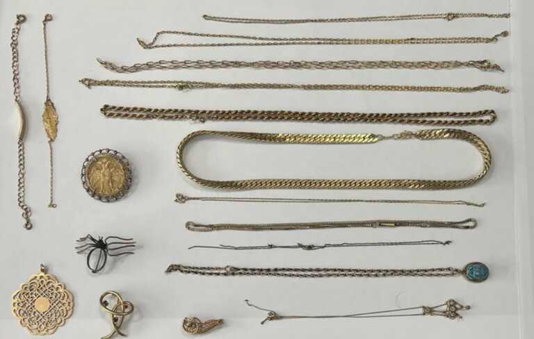 Αυτά είναι τα κοσμήματα αξίας 30.000 ευρώ που έκαναν φτερά από σπίτι - Έτσι λύθηκε το μυστήριο στη Χίο