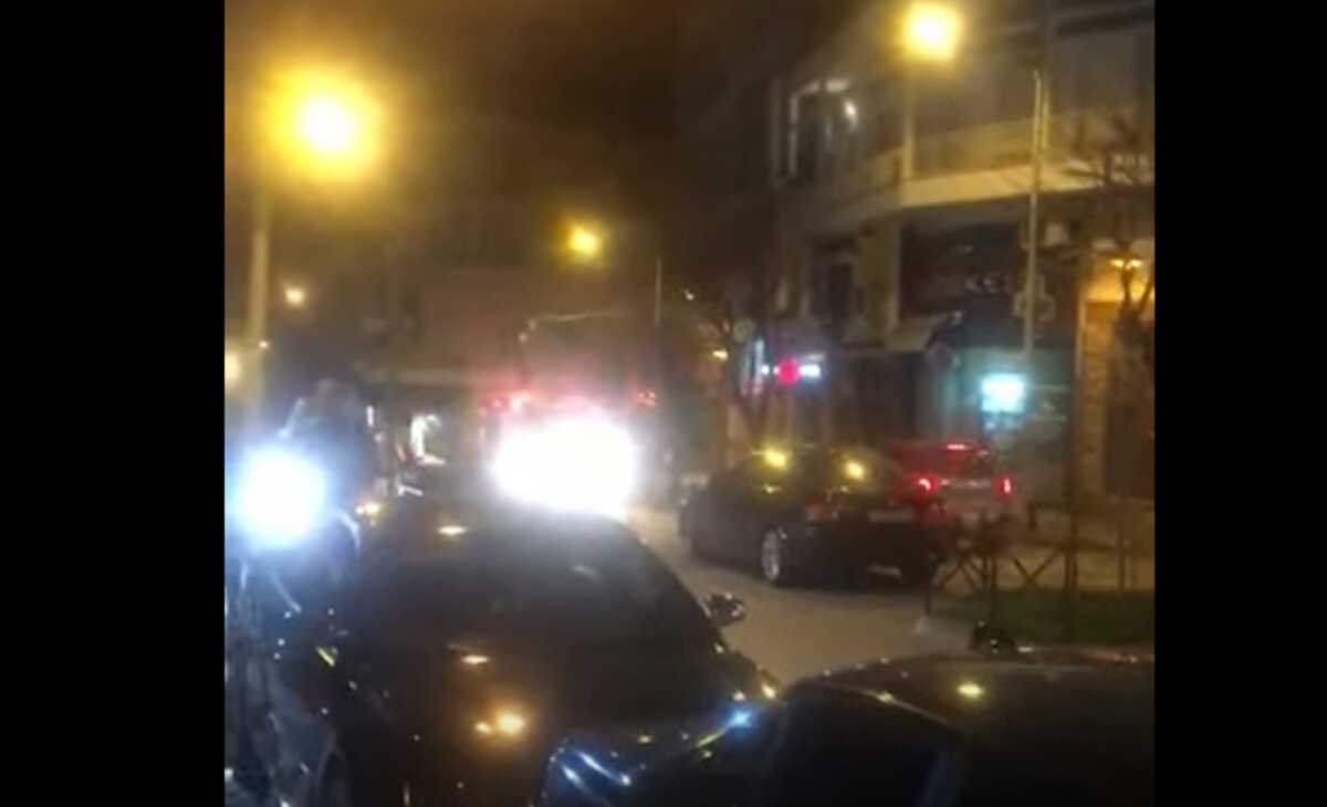 Κοζάνη: Ξέχασε αναμμένη τη λαμπάδα στο μπαλκόνι και έριξε νερό η Πυροσβεστική