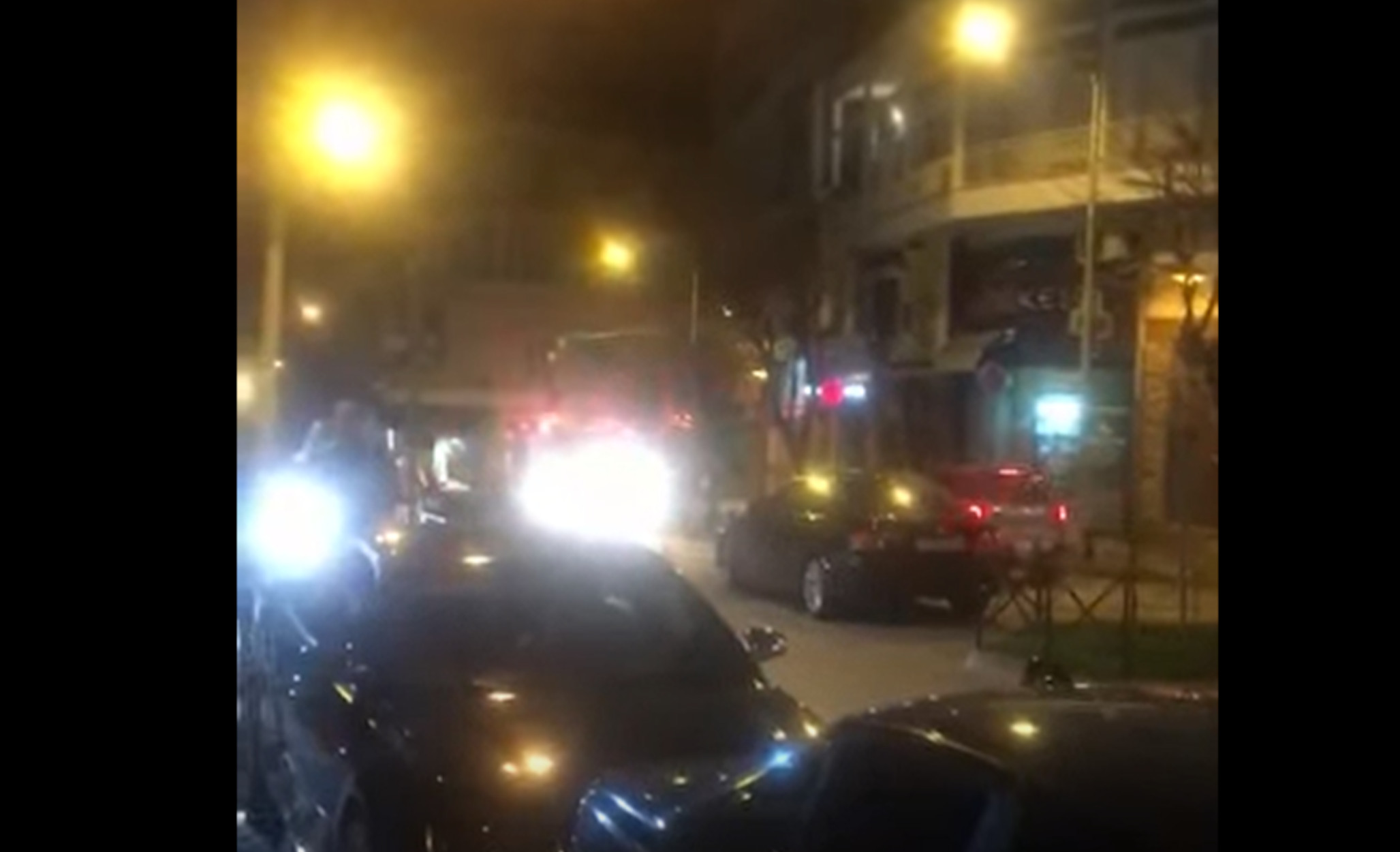Κοζάνη: Ξέχασε αναμμένη τη λαμπάδα στο μπαλκόνι και έριξε νερό η Πυροσβεστική