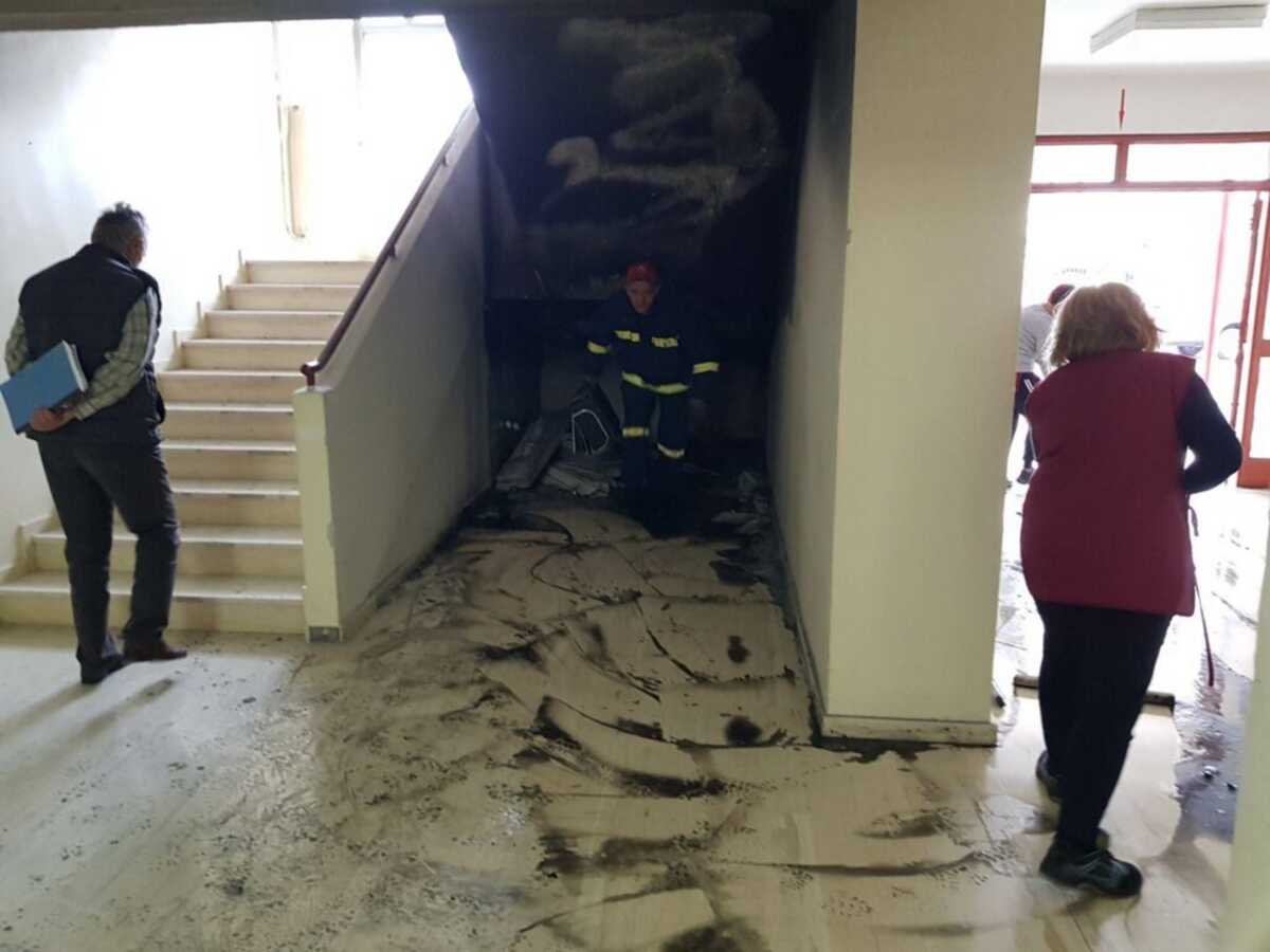 Κοζάνη: Φωτιά σε σχολείο, δείτε βίντεο μετά την εκκένωση του 3ου ΓΕΛ