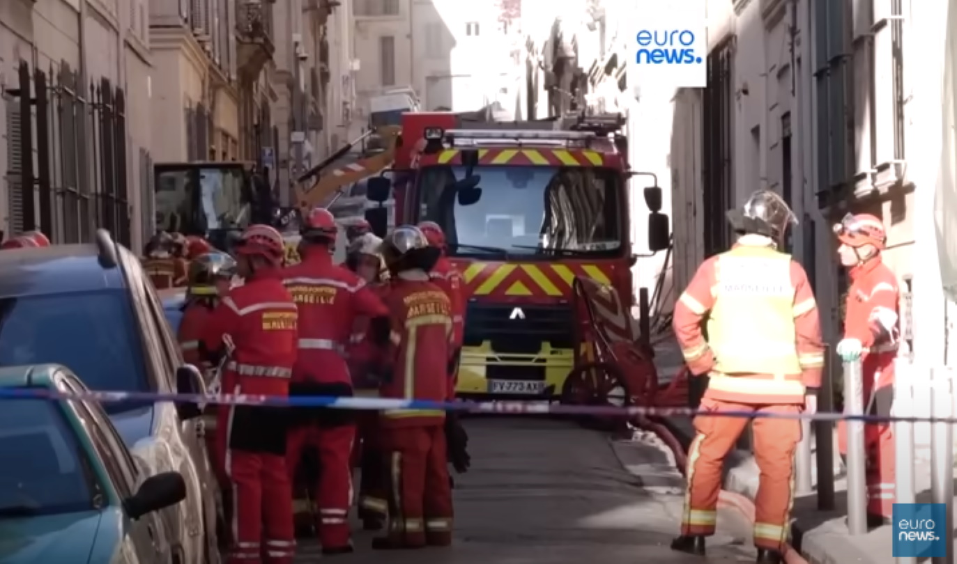 Μασσαλία: Έως και 10 εγκλωβισμένοι στα συντρίμμια των δύο κτιρίων – Φόβοι και για κατάρρευση τρίτου