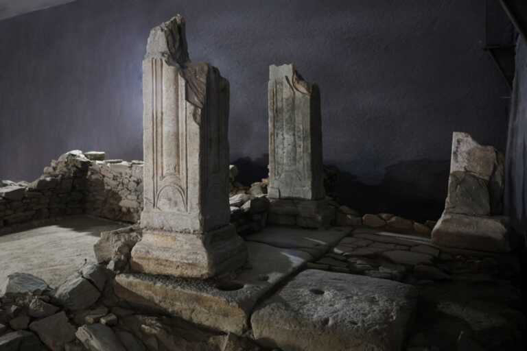 Εικόνες από την επανατοποθέτηση αρχαιοτήτων στον Σταθμό Βενιζέλου του Μετρό Θεσσαλονίκης