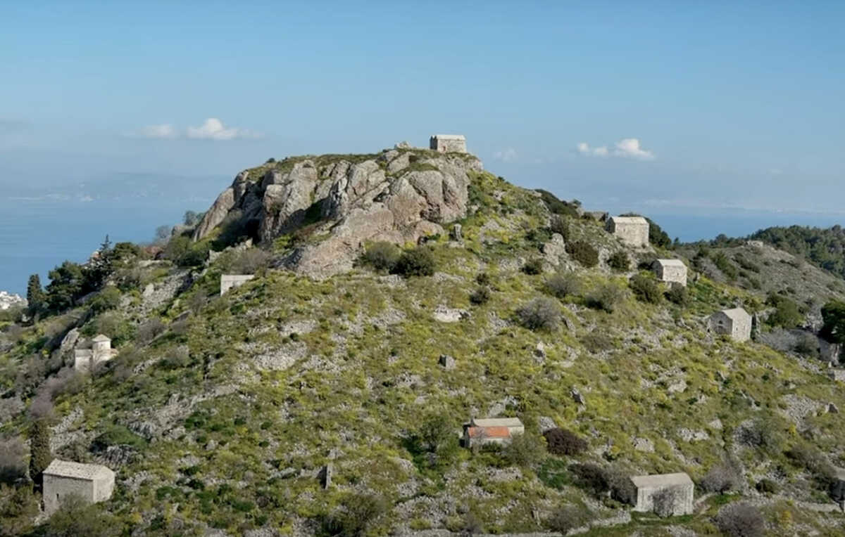 Ο θρύλος με τις 365 εκκλησίες στην άγνωστη καστροπολιτεία στην Αττική