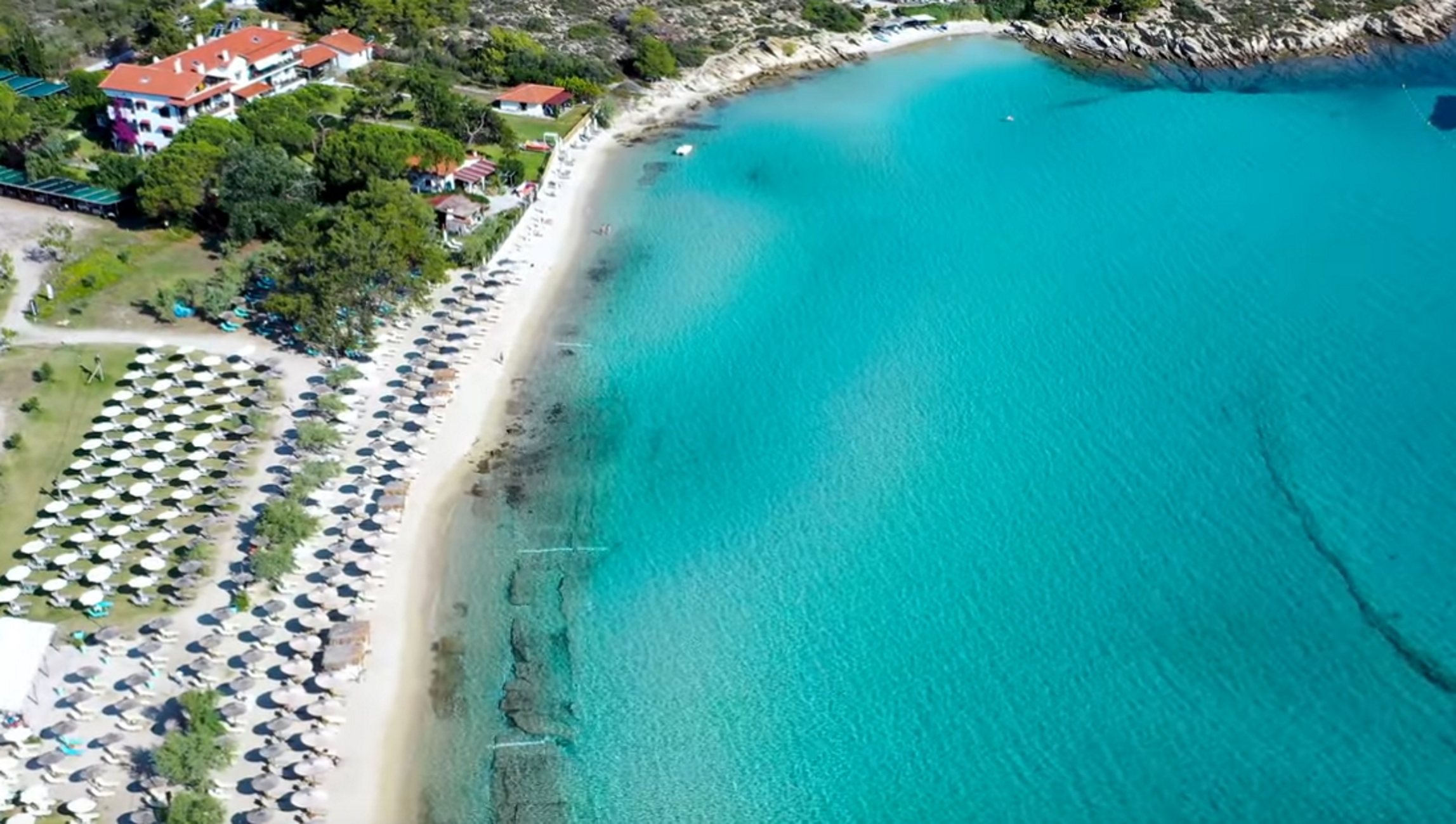 Χαλκιδική: Γέμισαν οι παραλίες – Οι πληρότητες ξενοδοχείων για το τριήμερο του Αγίου Πνεύματος