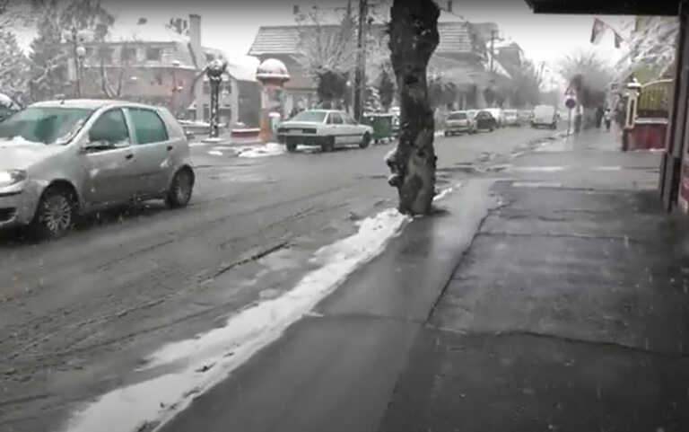 Στα «λευκά» η Σερβία από το ρεκόρ χιονιού για τον Απρίλιο - Μεγάλα προβλήματα και αποκλεισμένες περιοχές