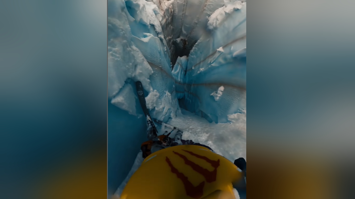 Άλπεις: Σκιέρ πέφτει σε χαράδρα πολλών μέτρων – Βίντεο που κόβει την ανάσα