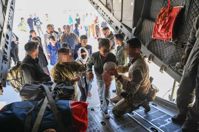 Νέα επιχείρηση απεγκλωβισμού από Σουδάν - Με 39 άτομα απογειώθηκε από το Χαρτούμ το Ελληνικό C-130
