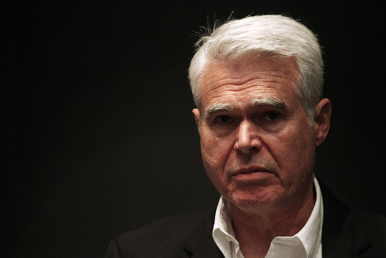 Ο ιδρυτής του Ελληνικού Μουσείου Αυτοκινήτου Θοδωρής Χαραγκιώνης μιλάει στην παρουσίαση του ηλεκτρικού οχήματος εξοικονόμησης ενέργειας " ΠΥΡΦΟΡΟΣ"  από ομάδα σπουδαστών  του ΕΜΠ στο Ελληνικό Μουσείο Αυτοκινήτου, Σάββατο 21  Ιουνίου 2014. ΑΠΕ-ΜΠΕ