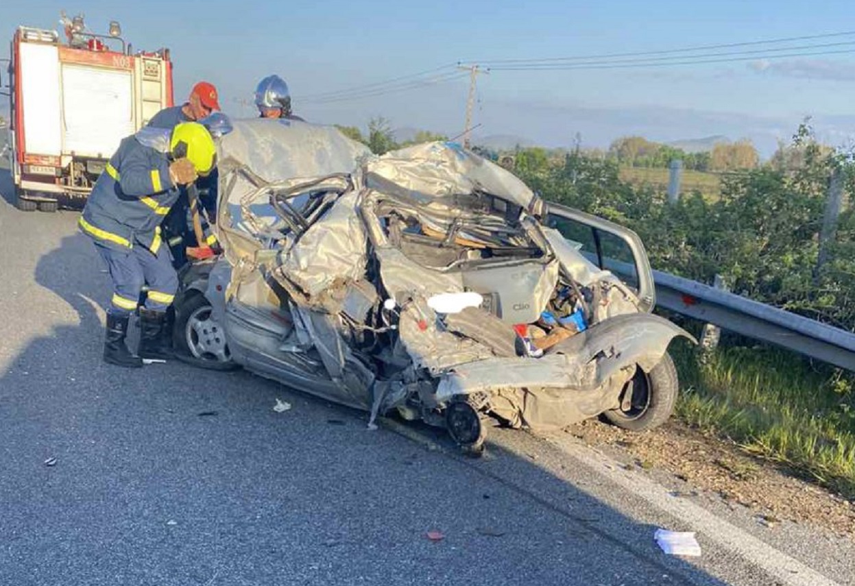 Τρίκαλα: Δυο νεκροί μετά από τροχαίο δυστύχημα στο Πετρωτό