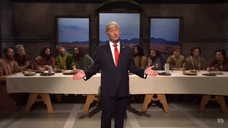 Η απολαυστική σάτιρα του Saturday Night Live για τη σύλληψη του Ντόναλντ Τραμπ και η σύγκριση με τον Ιησού Χριστό