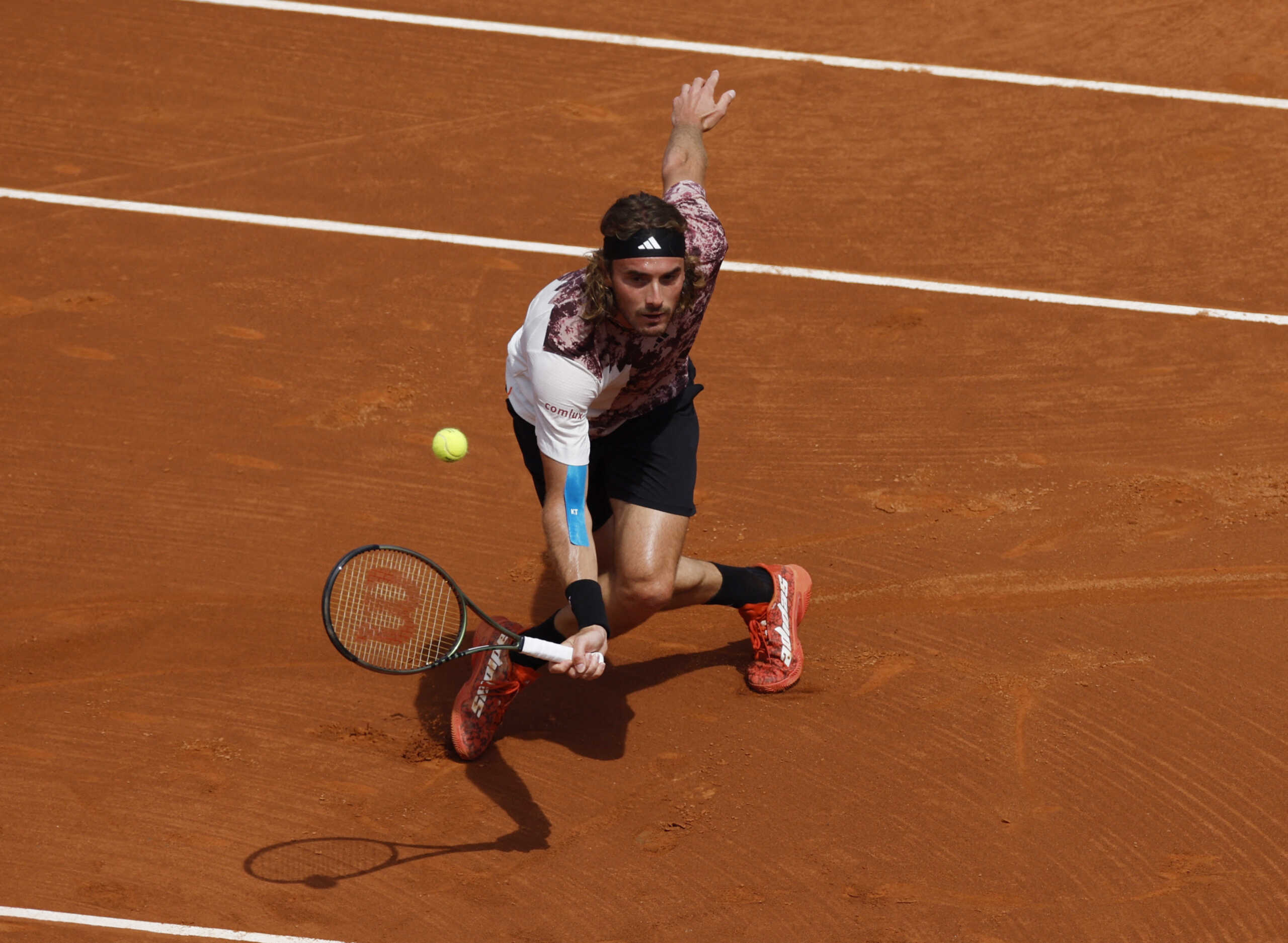 Tennis - ATP 500 - Barcelona Open - Real Club de Tenis, Barcelona, Spain - April 22, 2023 Greece's Stefanos Tsitsipas in action during his semi final match against Italy's Lorenzo Musetti REUTERS