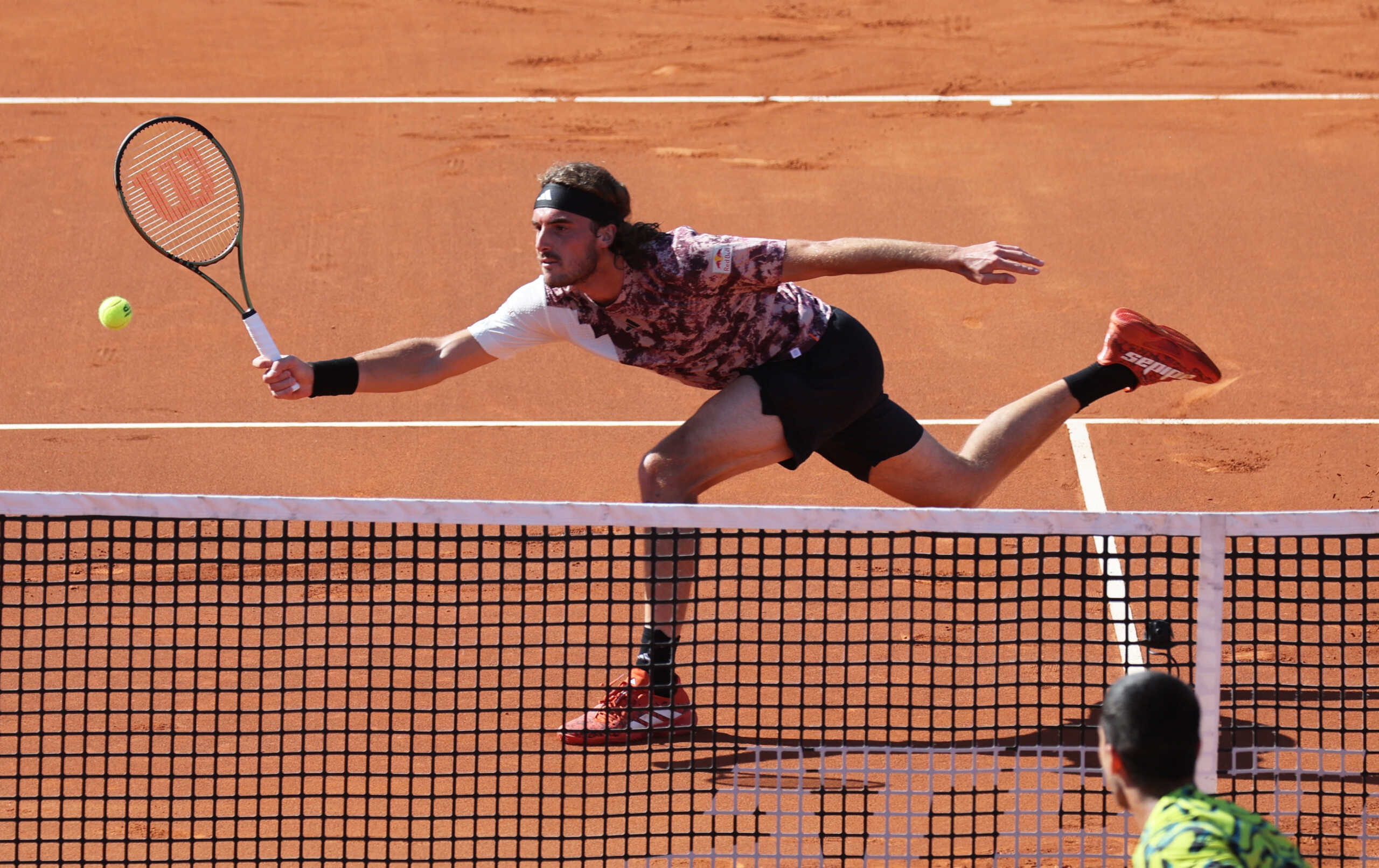 Tennis - ATP 500 - Barcelona Open - Real Club de Tenis, Barcelona, Spain - April 23, 2023 Greece's Stefanos Tsitsipas in action during the final match against Spain's Carlos Alcaraz REUTERS