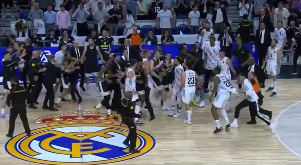 Euroleague playoffs: Διεκόπη το Ρεάλ Μαδρίτης – Παρτιζάν μετά από άγριο ξύλο – Ισοφάρισε σε 1-1 η Μονακό τη Μακάμπι Τελ Αβίβ στο άλλο παιχνίδι
