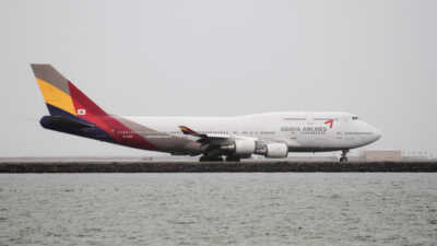Νότια Κορέα: Τρόμος στον αέρα σε αεροπλάνο της Asiana Airlines, όταν άνοιξε πόρτα – Βίντεο